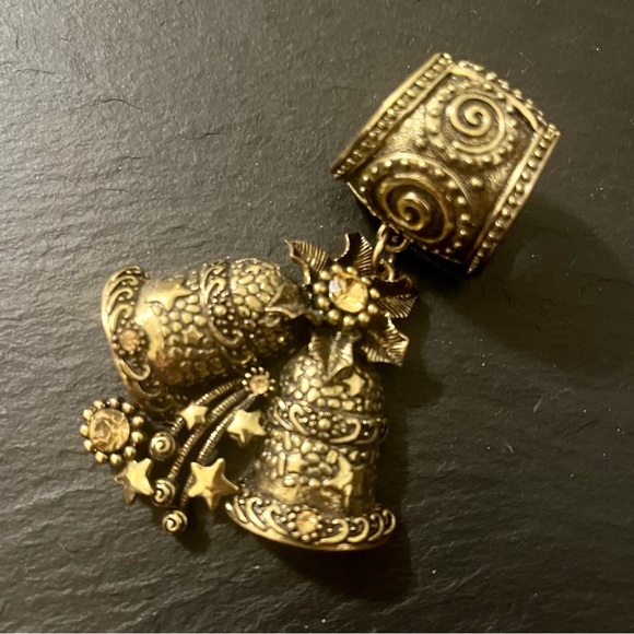 Vintage GB Antiqued Gold-tone Rhinestone Pendant Swirling Modern Scarf Ring Clip - Picture 2 of 15